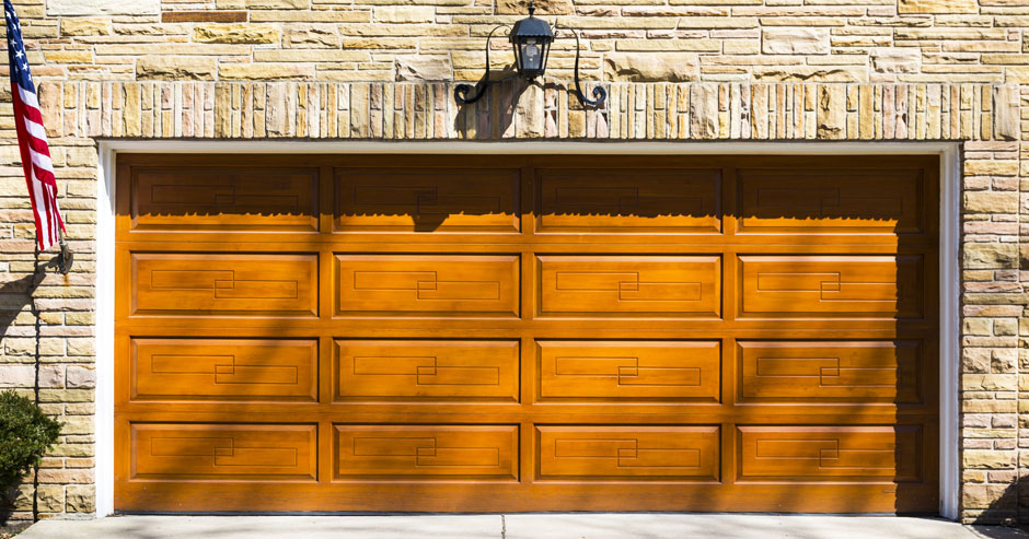 Overhead garage door installation Menomonee Falls
